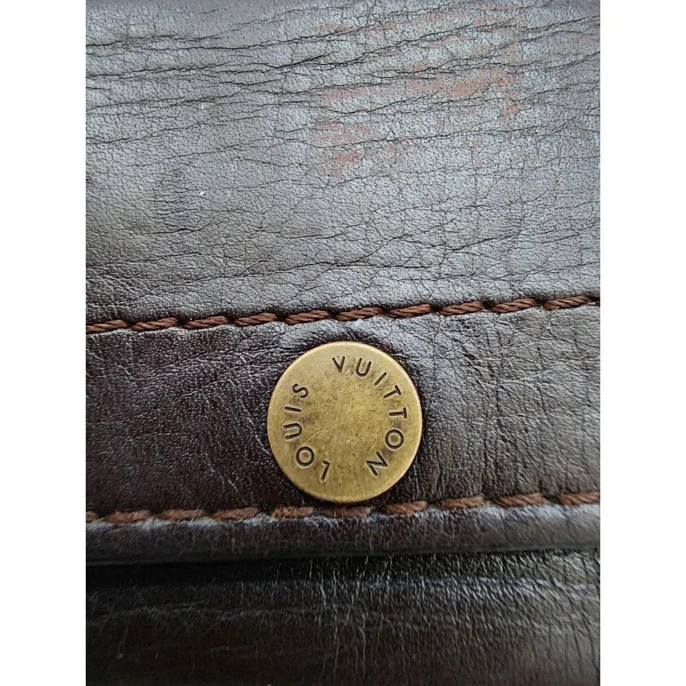 Louis Vuitton LV Brown Leather Utah 6 Key holder - Picture 8 of 12